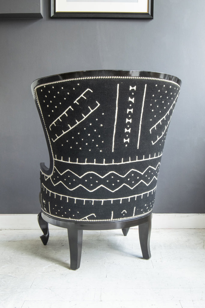 Queen anne armchair from back with pattern